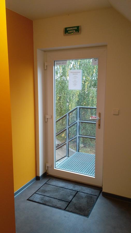 Bed and Breakfast Bed & Parking Eurobit Hrusky  Екстер'єр фото