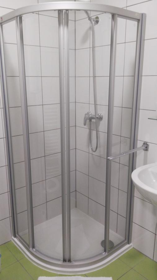 Bed and Breakfast Bed & Parking Eurobit Hrusky  Екстер'єр фото